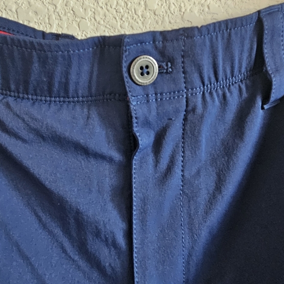Under Armour navy cargo shorts. - Picture 6 of 7